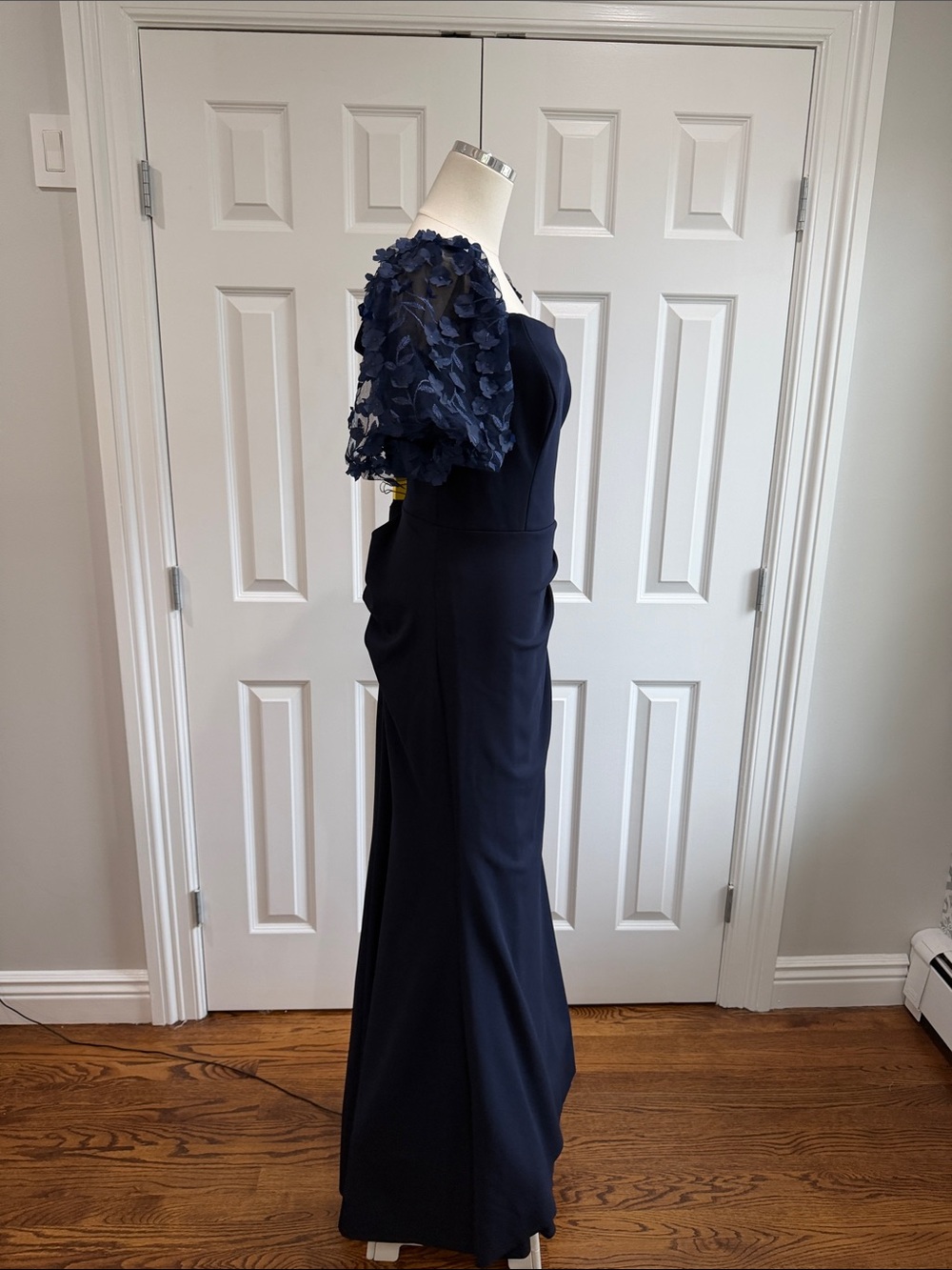 NWT XSCAPE Off-Shoulder Navy Evening Gown Floral Lace Sleeves Size 12 - Picture 9 of 14